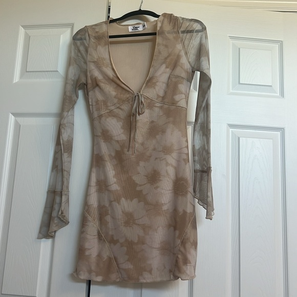 Tiger mist Declan dress - Picture 2 of 3